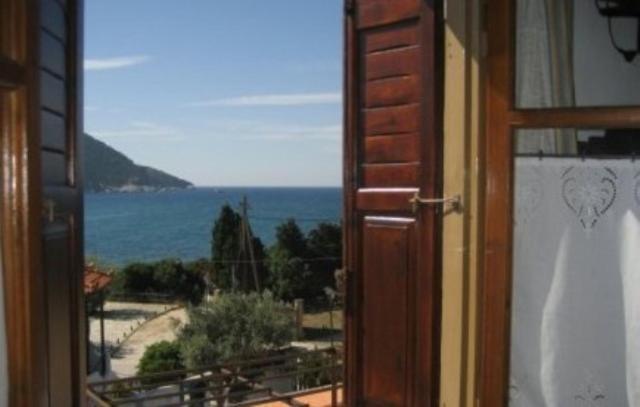 Pleoussa Studio And Apartments Bandar Skopelos Luaran gambar