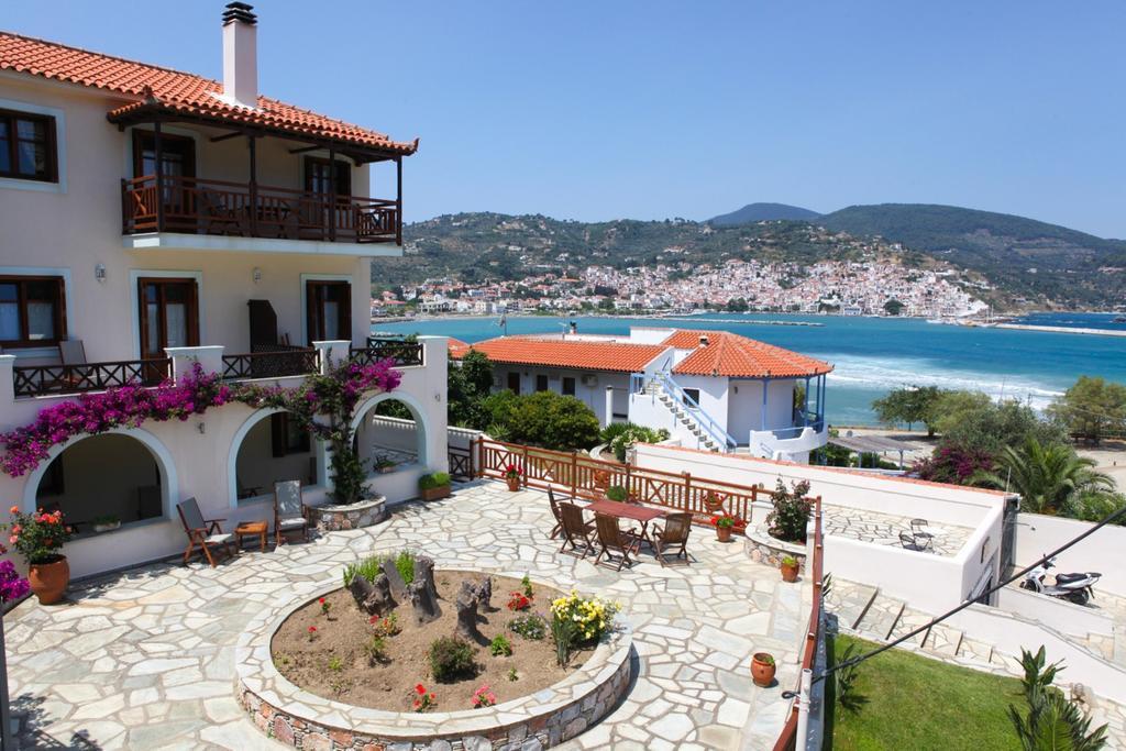 Pleoussa Studio And Apartments Bandar Skopelos Luaran gambar