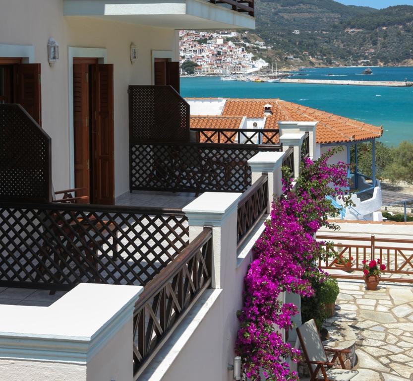 Pleoussa Studio And Apartments Bandar Skopelos Luaran gambar