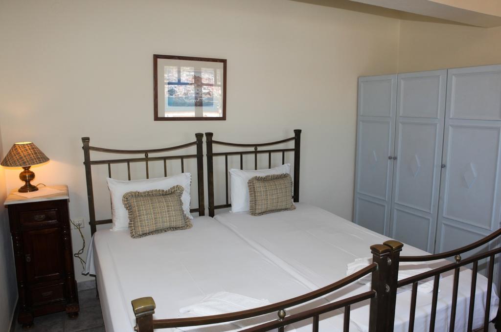Pleoussa Studio And Apartments Bandar Skopelos Luaran gambar