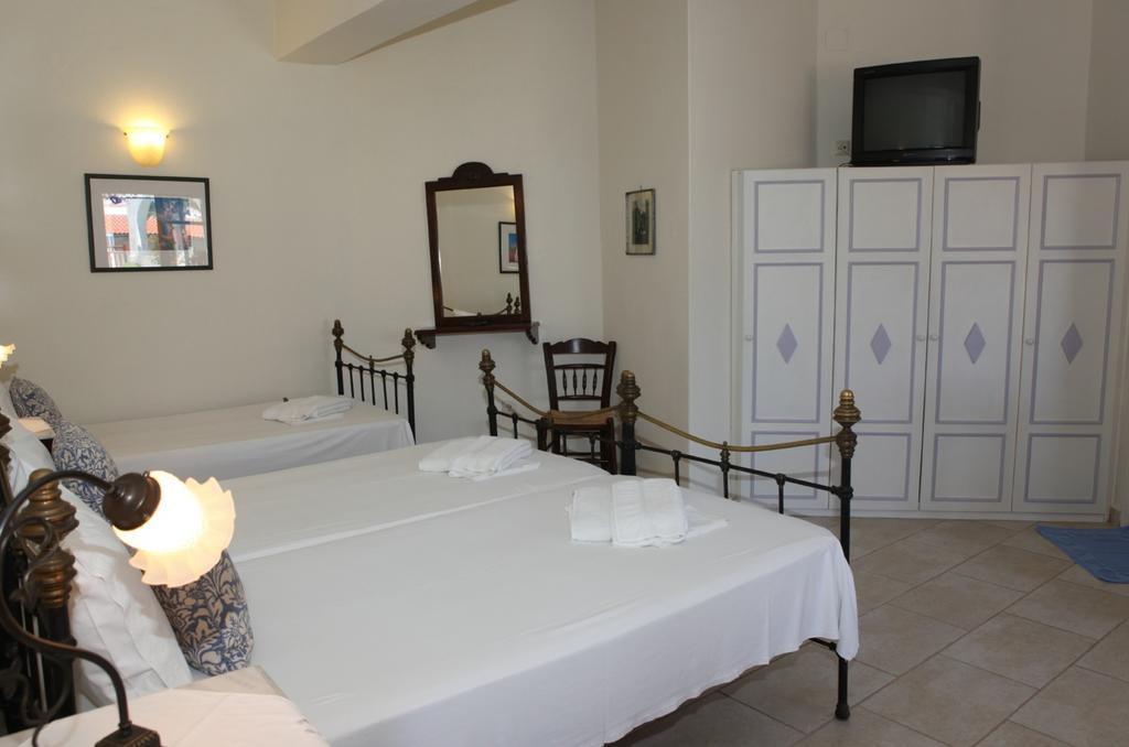 Pleoussa Studio And Apartments Bandar Skopelos Luaran gambar