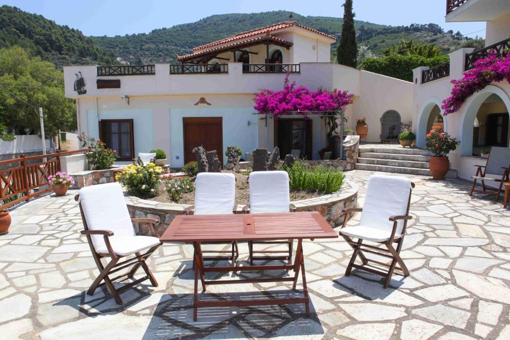 Pleoussa Studio And Apartments Bandar Skopelos Luaran gambar
