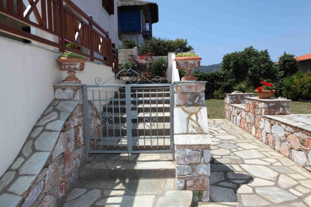 Pleoussa Studio And Apartments Bandar Skopelos Luaran gambar